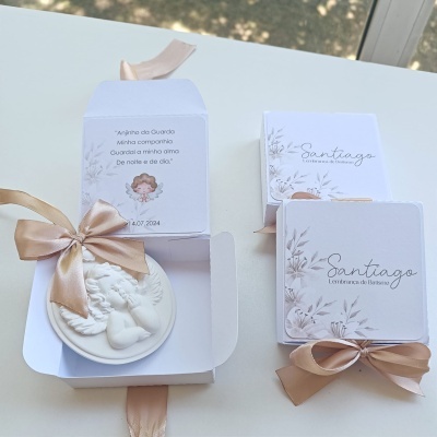 https://www.ensinarteatelier.com/product/lembranca-batizado-caixa-com-anjinho-rosto