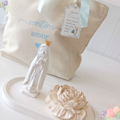 Sra de Fátima com peónia Sra de Fátima com peónia