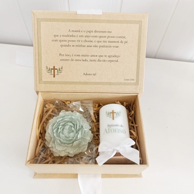 https://www.ensinarteatelier.com/product/caixa-padrinhos-peonia