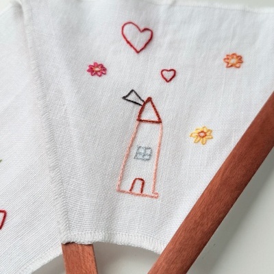 Leques Personalizados Bordados à Mão