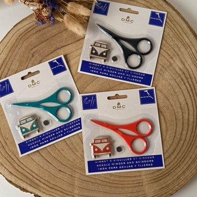 Tesoura e Íman para Agulhas DMC