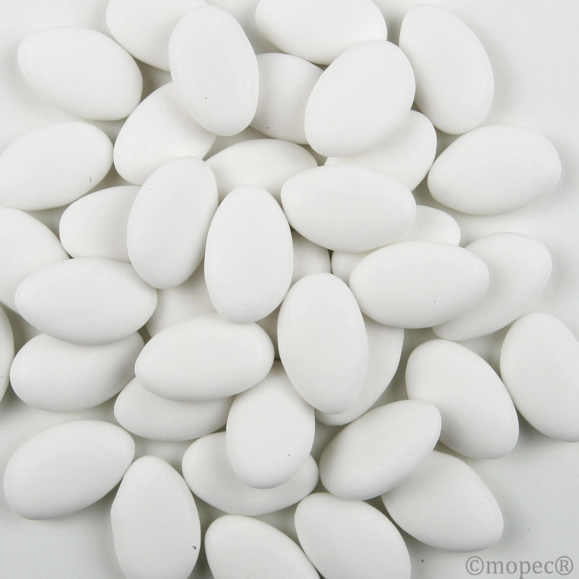 Amêndoas de Chocolate com cobertura de açucar brancas  D38 (1Kg)