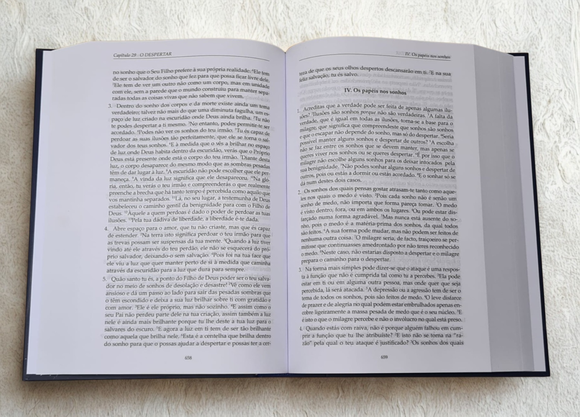 Um Curso Em Milagres [Capa Dura em Português Portugal]