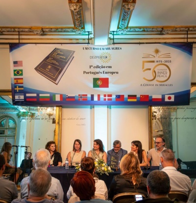 "Um Curso em Milagres" em Português Europeu