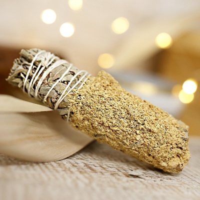 Tocha de Sálvia Branca e Pau Santo