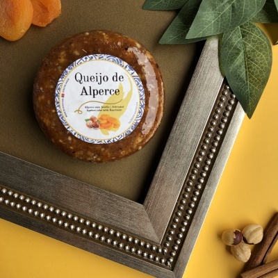 Queijo de Alperce com Avelãs (250 gr.)