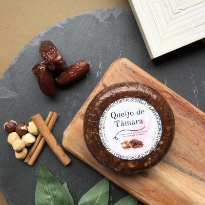 Queijo de Tâmara com Avelãs (250 gr.)