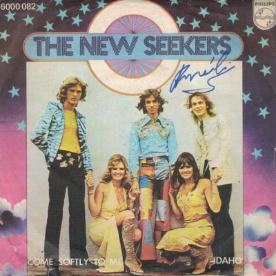 The New Seekers | Come Softly To Me [Single]