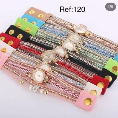 120 Relógio Larissa