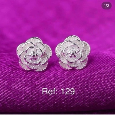 129 Brincos Flor de Prata