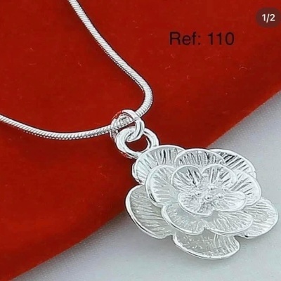 110 Colar Flor de Prata