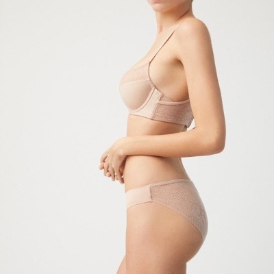 Cueca Mini invisível com renda