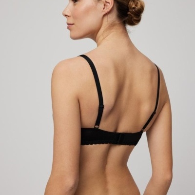 Sutiã acolchoado triangular de renda sem aros "Amélia"