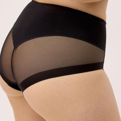 Cueca modeladora de algodão com tule e compressão leve