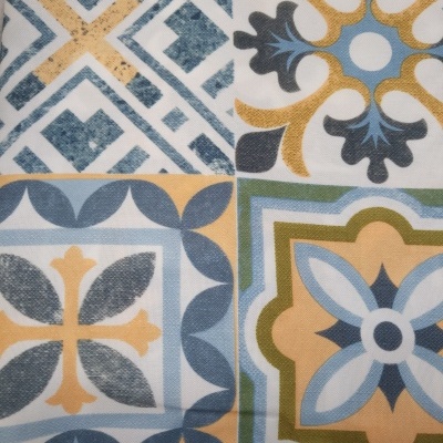 Toalha de mesa anti-nódoas (desenhos variados)