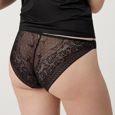 Cueca Mini invisível com renda