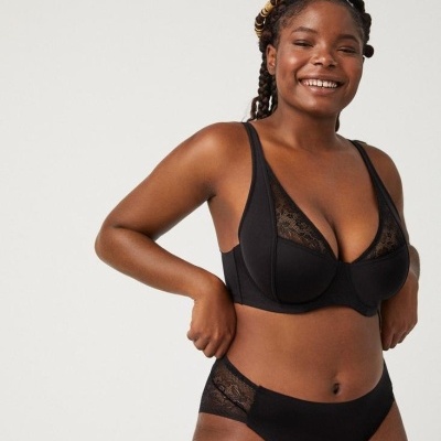 Cueca invisível com renda Midi