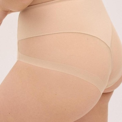 Cueca modeladora de algodão com tule e compressão leve