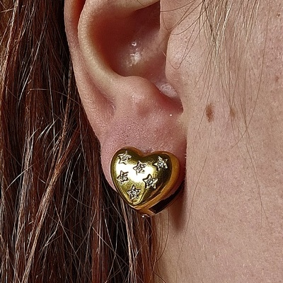 Brincos Corações com pontinhos de Luz