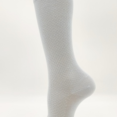 Meia joelho ponto arroz azul claro