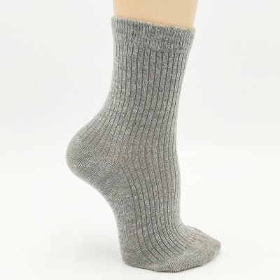 Soquete Canelado Cinza Médio