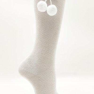 Meia Ponto Arroz Branco com pompom