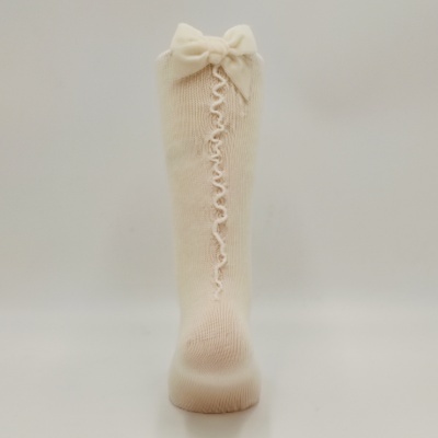 Meia joelho rolinho com laço veludo pérola