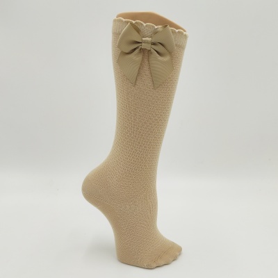 Meia joelho ponto arroz laço gorgorão bege