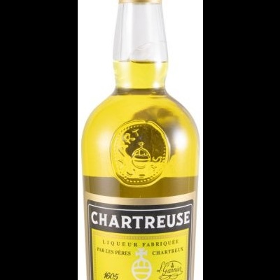 https://www.garrafeiracampodeourique.pt/product/licor-chartreuse-amarelo-70cl