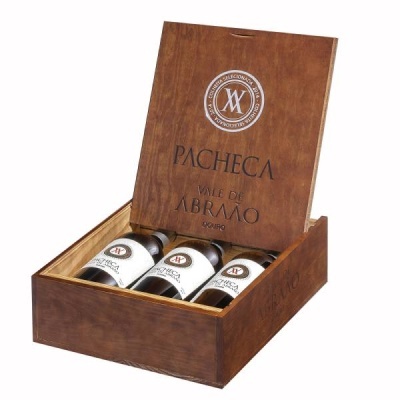 https://www.garrafeiracampodeourique.pt/product/quinta-da-pcheca-vale-abraao-pack-3-garrafas