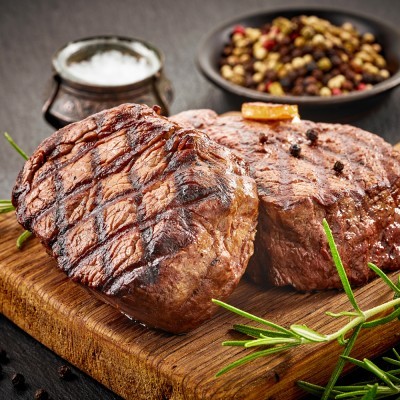 Conjunto Garfo e Faca Serrilhada para Churrasco - Madeira