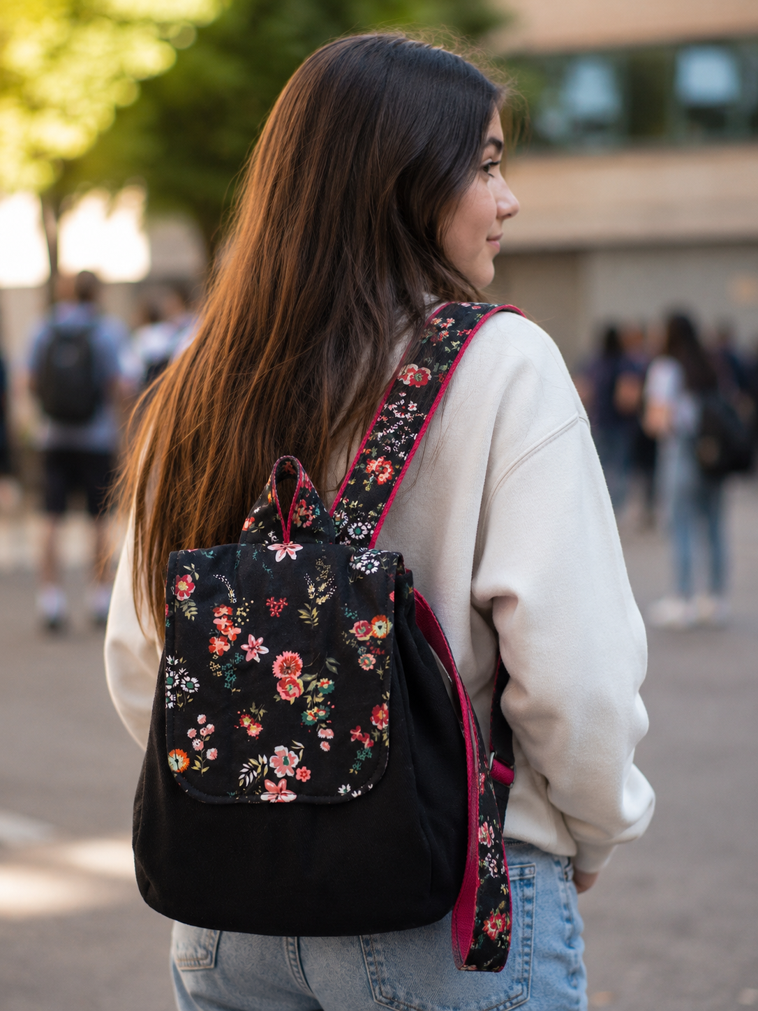 Mini Mochila -  Floral Preta