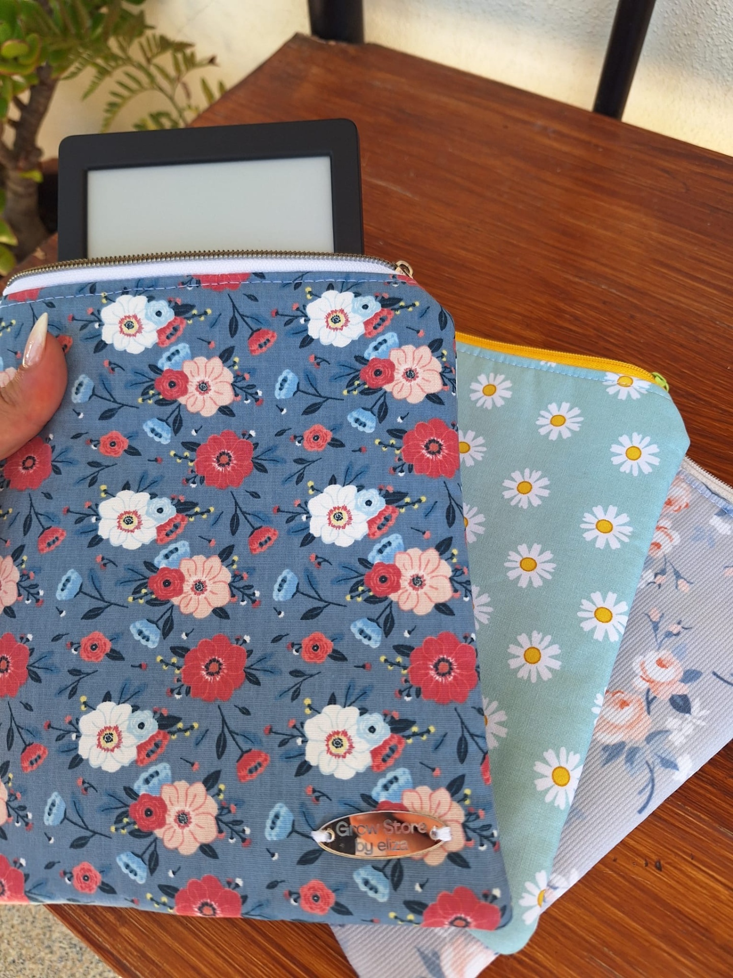 Descobre a Bolsa para Kindle da Grow Store by Eliza!