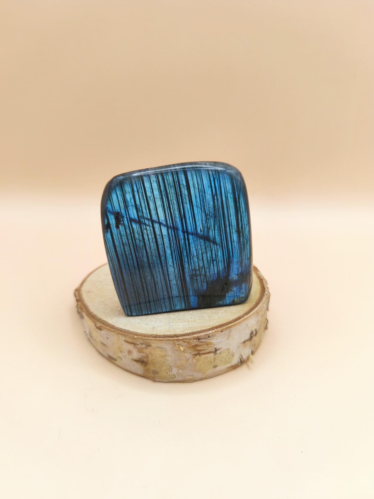 Labradorite polida (210 g) (60x60mm)