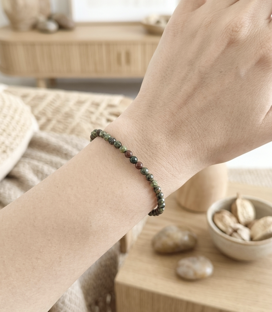 Pulseira Jaspe Sanguíneo multifacetada 4mm