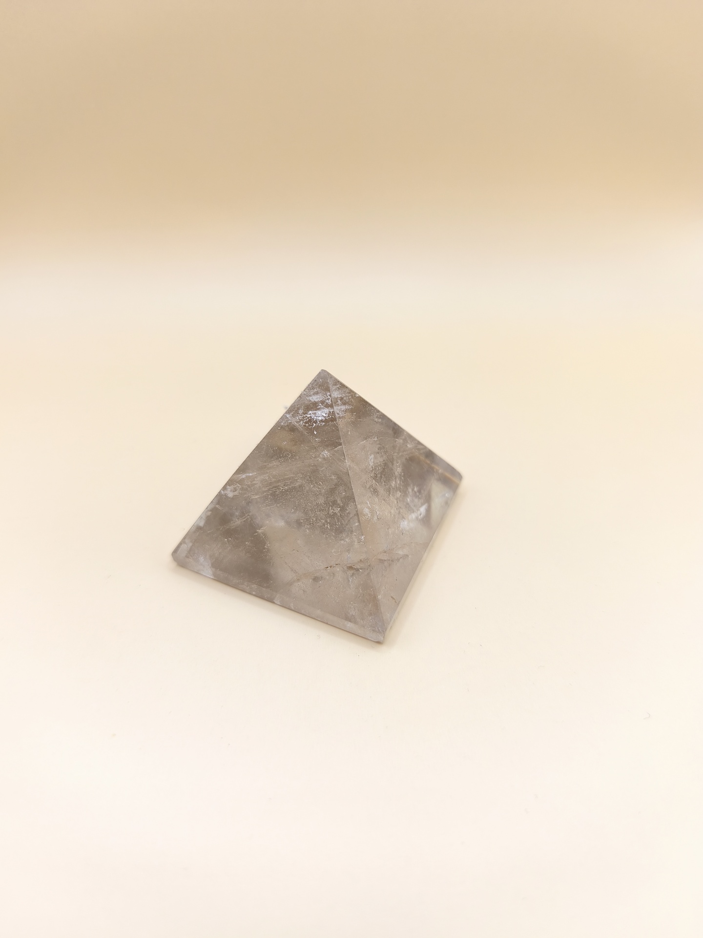 Pirâmide Quartzo Fumado (50x50mm)