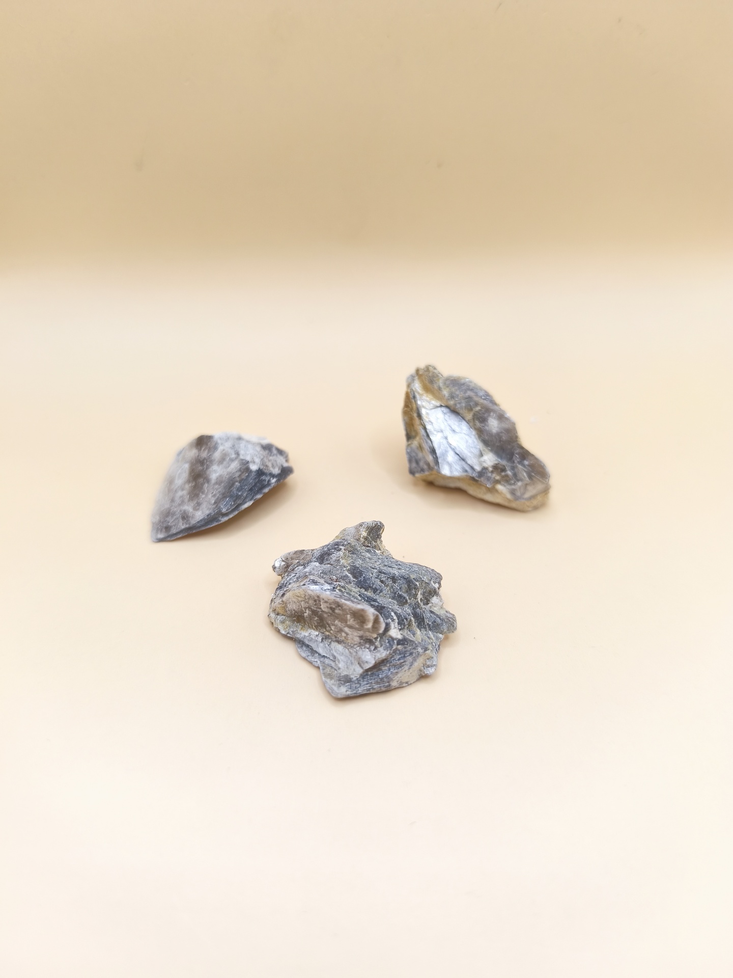 Moscovite Bruto (15/20mm)