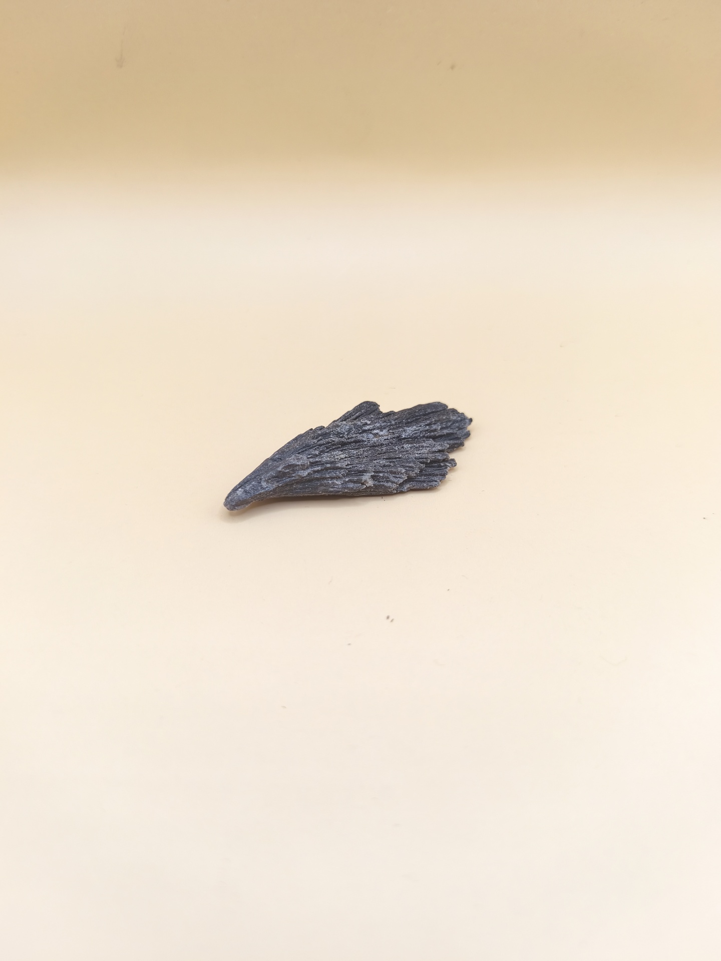 Cianite Preta ( Vassourinha Bruxa ) (30x40mm)