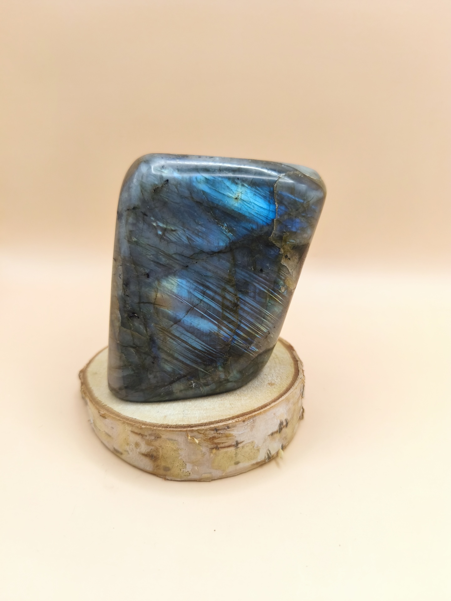 Labradorite polida (685g) (75x85mm)