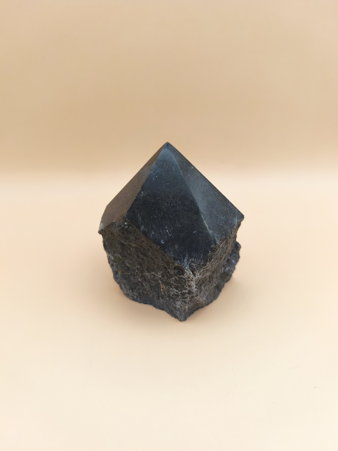 Ponta semi-polida Turmalina Negra (420g) (80x60mm)