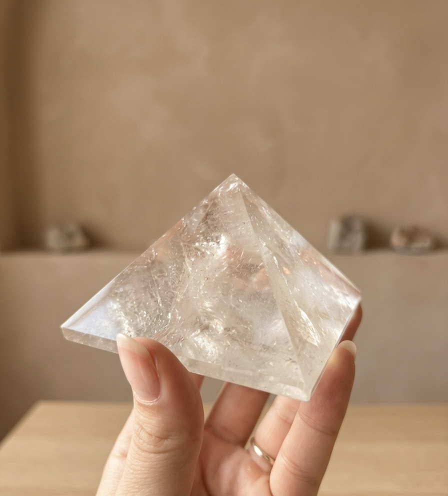 Pirâmide Quartzo Fumado (75x75 mm)