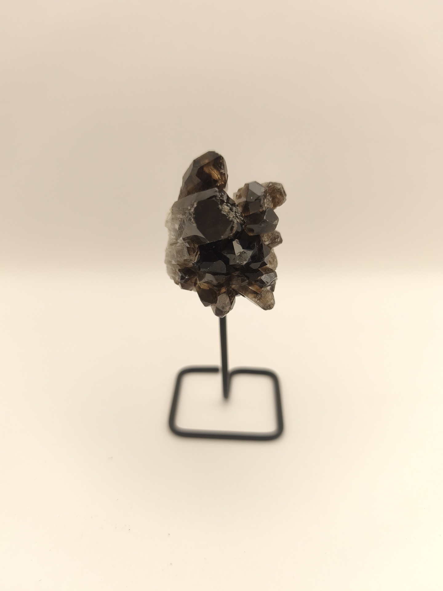Drusa de quartzo fumado com suporte