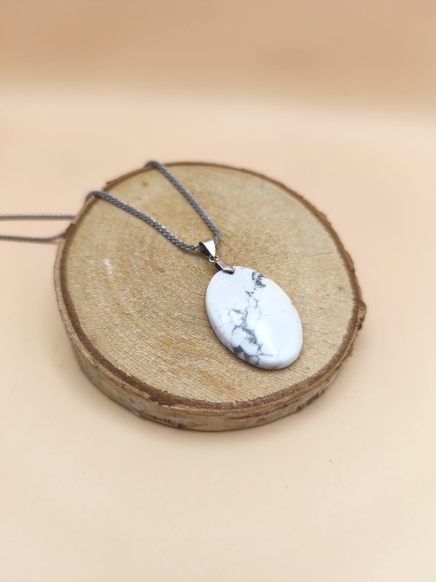 Colar Howlite Branca