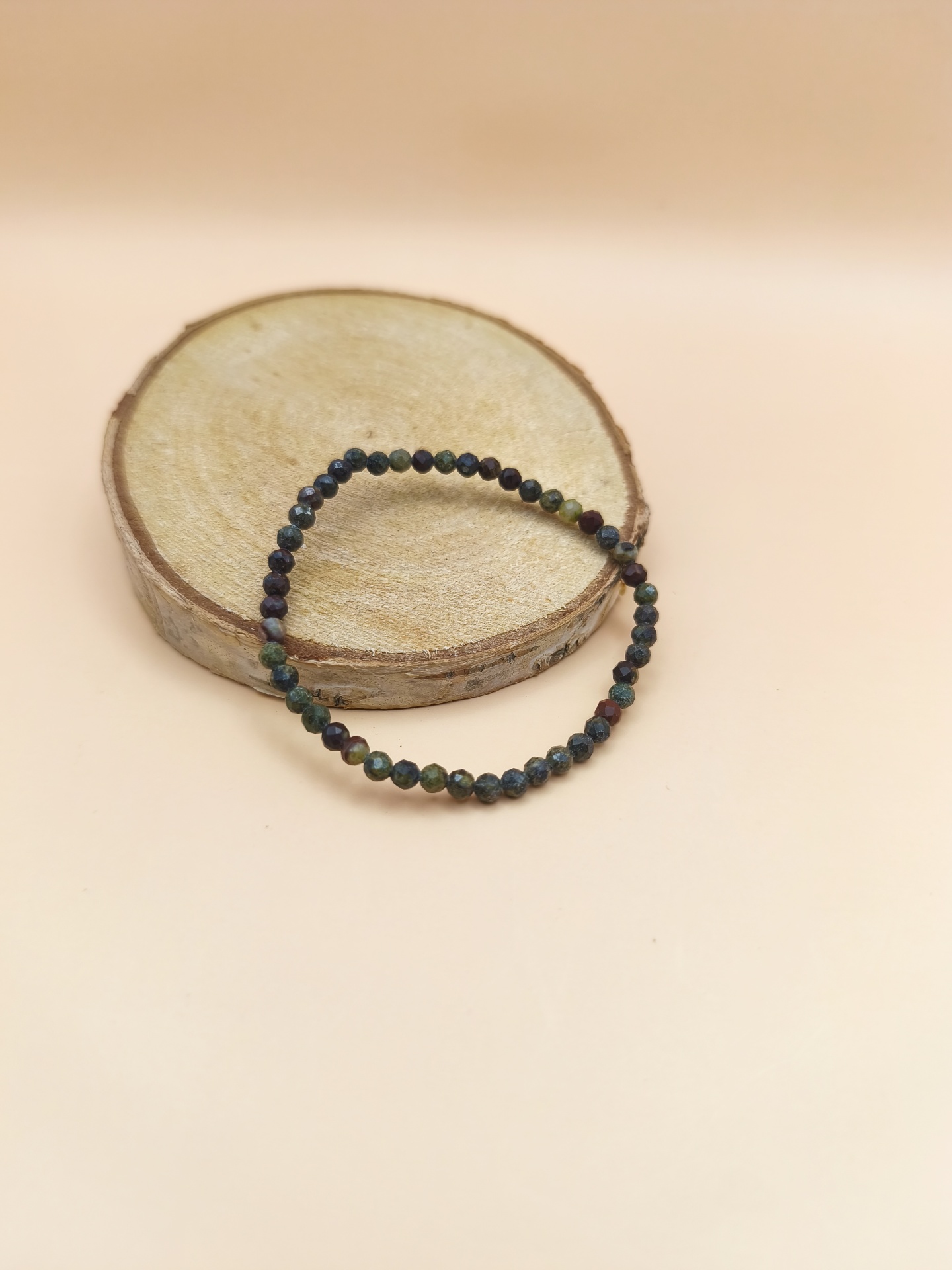 Pulseira Jaspe Sanguíneo multifacetada 3mm