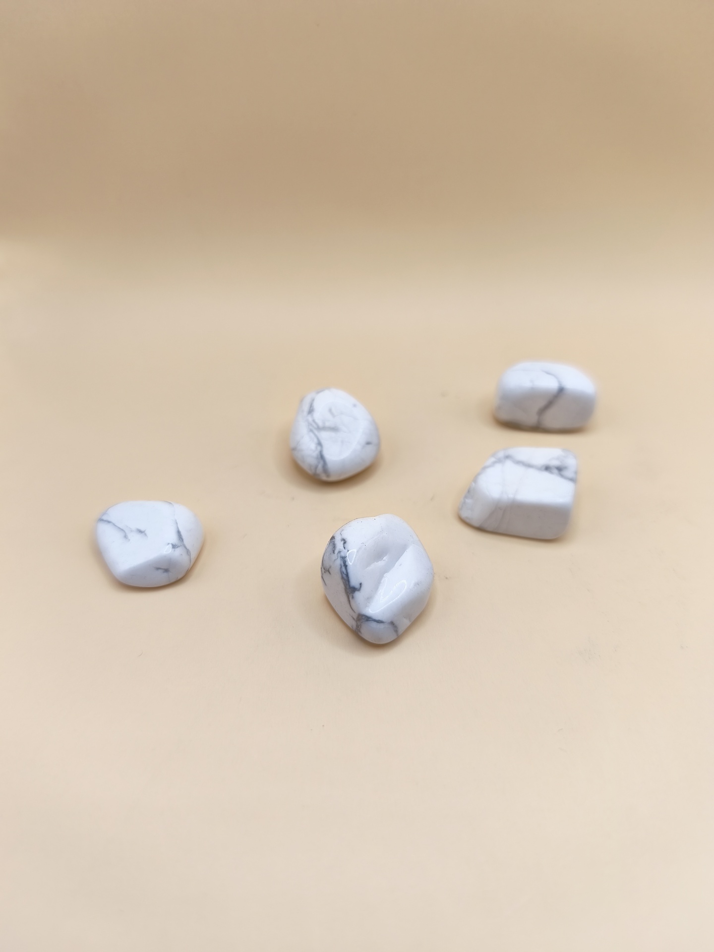 Howlite Branca Rolada (10/15mm)