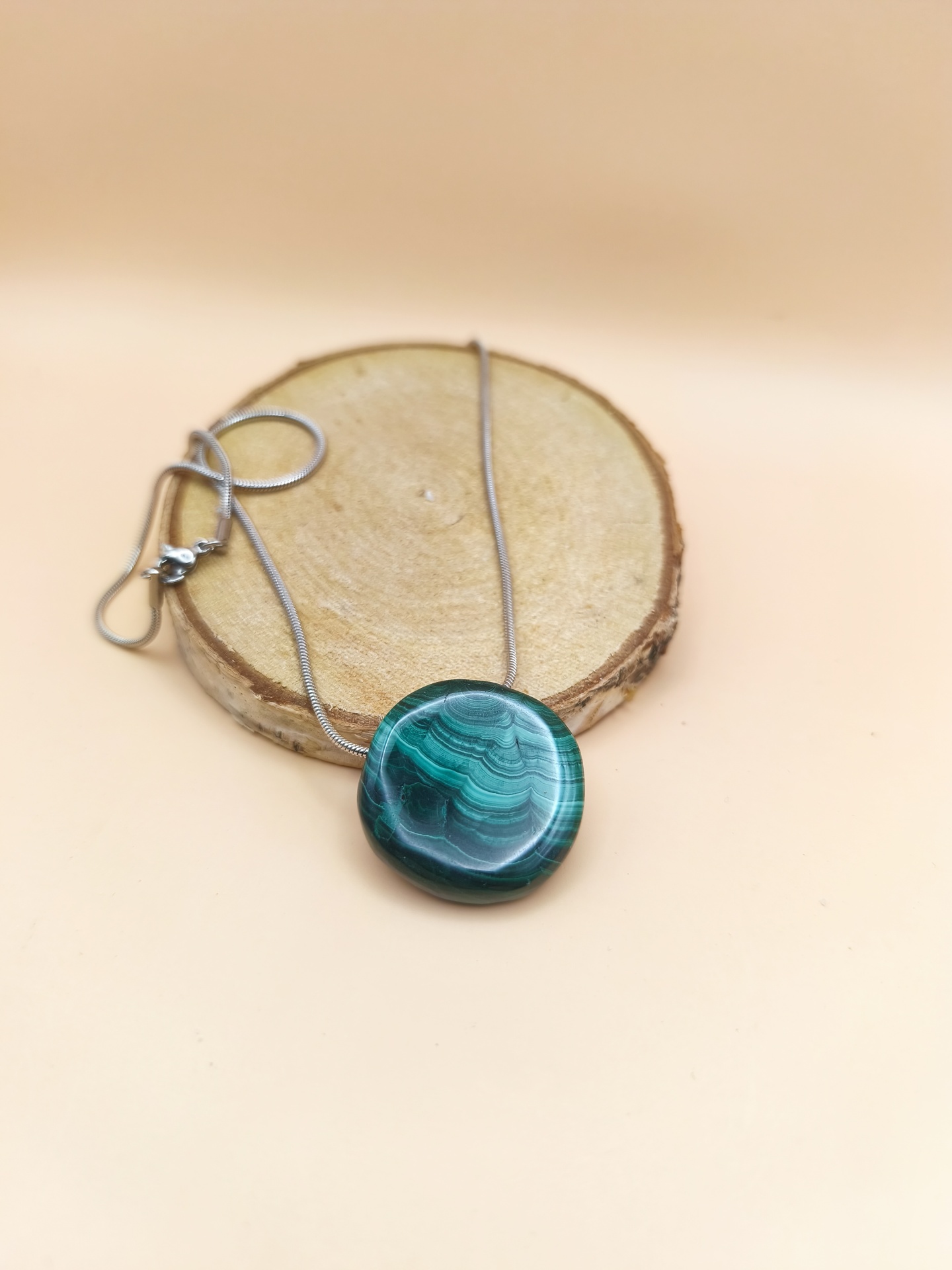 Colar Malaquite ( Fio aço)