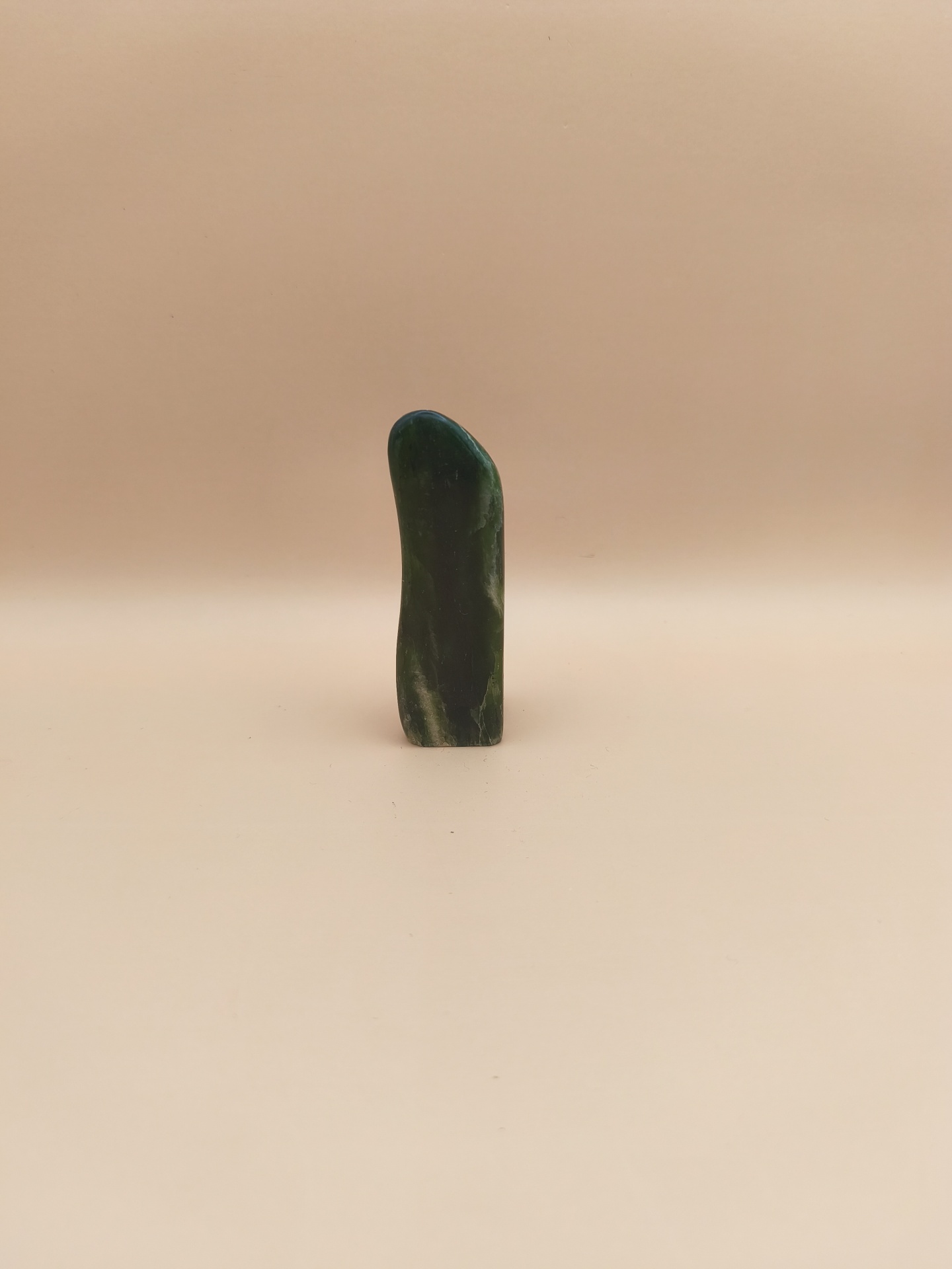 Jade Nefrite polida (110g) (90x25mm)