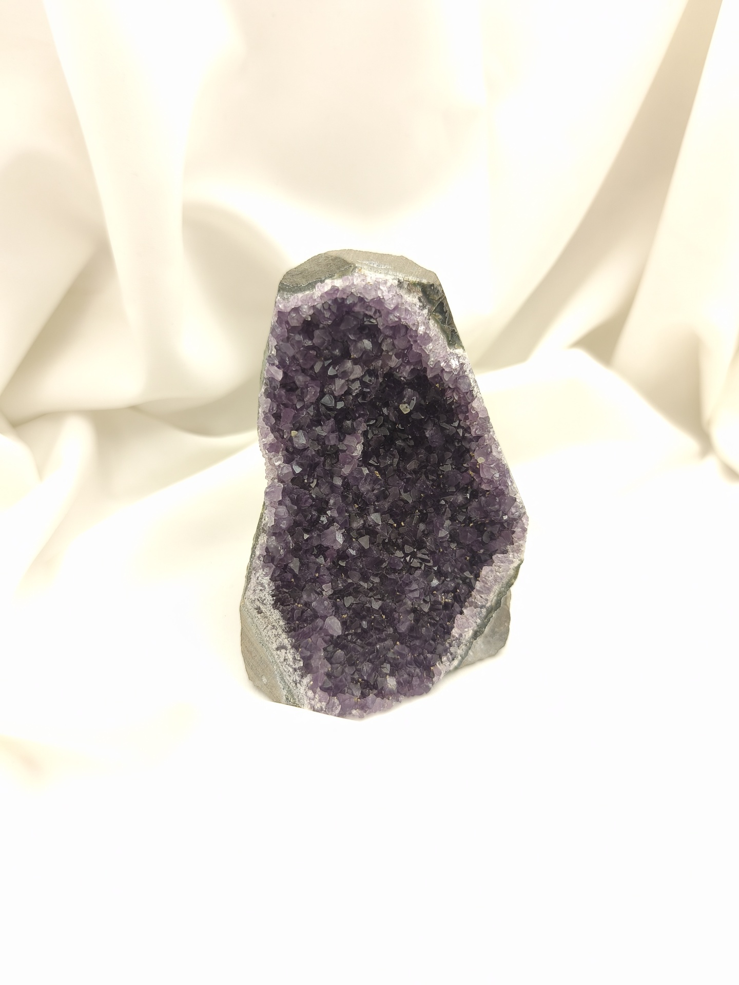 Drusa Ametista do Uruguai (455g) (95x65mm)