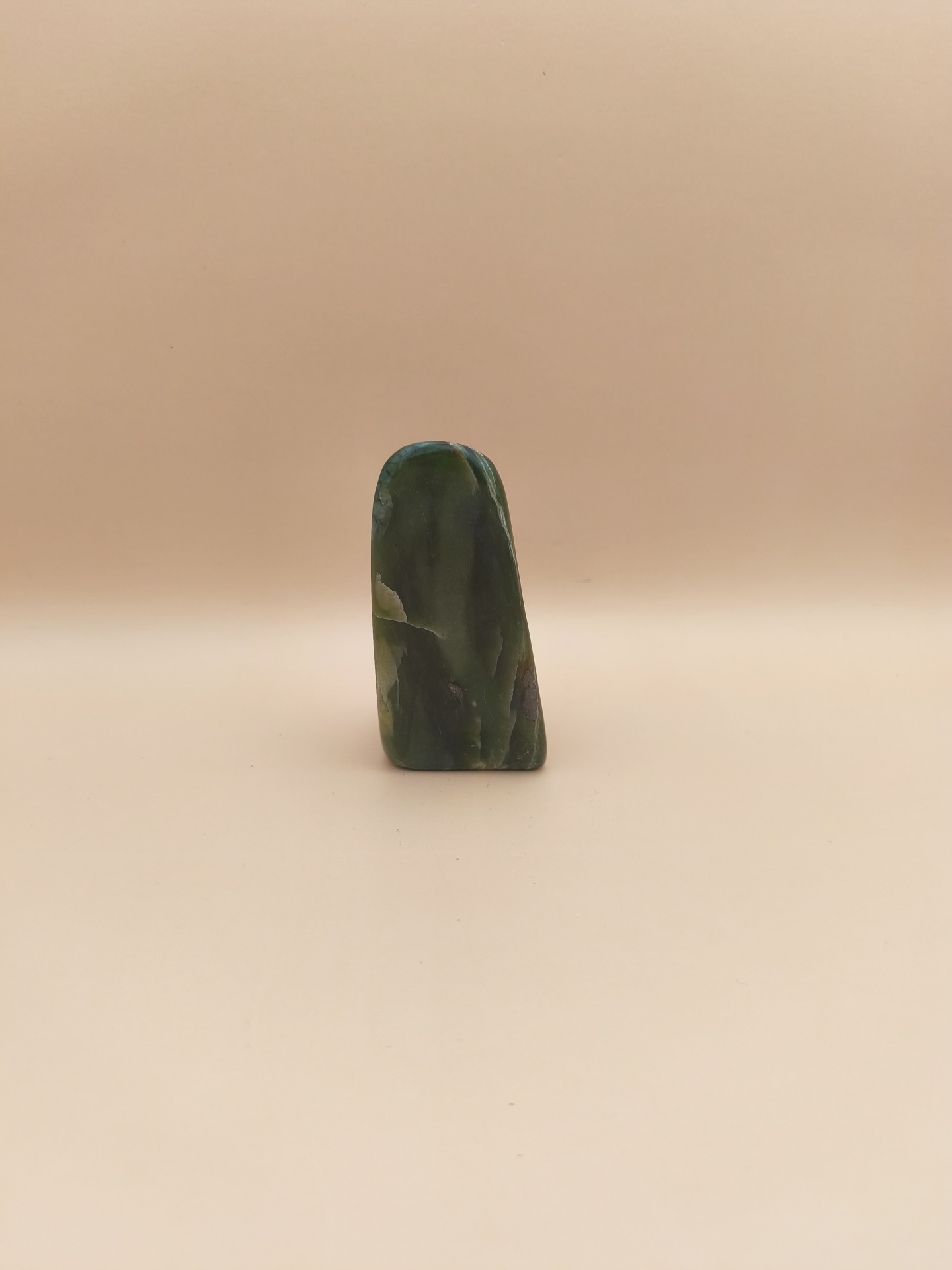 Jade Nefrite polida (170g) (90x40mm)