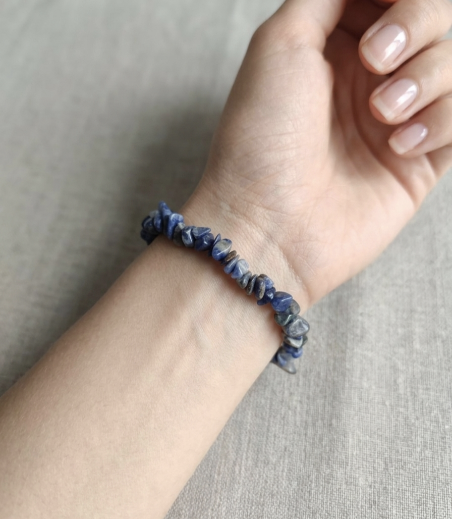 Pulseira de sodalite chips